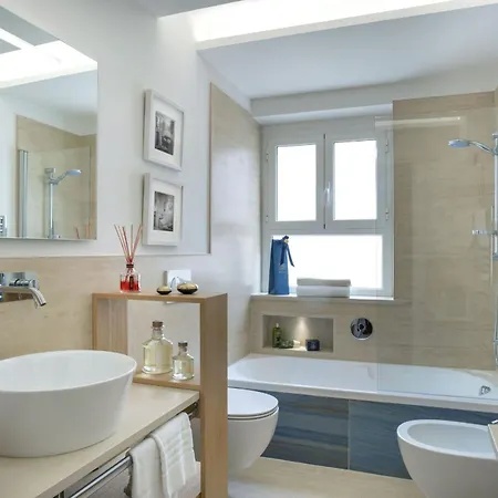 Boheme With & Breakfast Included *