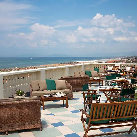 Апартаменты Boheme With & Breakfast Included Виареджо